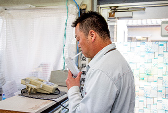 乗務前点呼時にアルコールチェック、血圧計、体温計