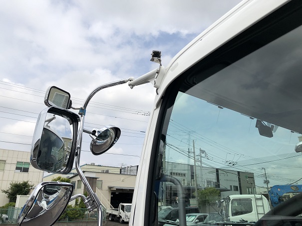 全車バックモニター、ドライブレコーダー装備